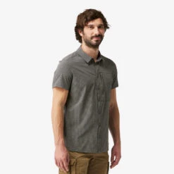 CAMISA DE TREKKING VIAJE TRAVEL 500 STRETCH MANGAS CORTAS GRIS HOMBRE -Ropa Montañismo Tienda camisa de trekking viaje travel 500 stretch mangas cortas gris hombre 3