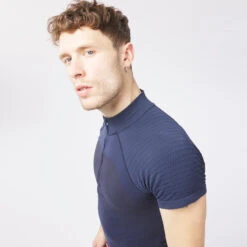 Quechua Camiseta De Senderismo Manga Corta Sintética - MH900 - Hombre 9 Quechua Camiseta De Senderismo Manga Corta Sintética - MH900 - Hombre -Ropa Montañismo Tienda camiseta de senderismo manga corta sintetica mh900 hombre 4