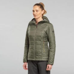 Chaqueta Acolchada Montaña Y Trekking Con Capucha Mujer Forclaz MT100 Negro 11 Chaqueta Acolchada Montaña Y Trekking Con Capucha Mujer Forclaz MT100 Negro -Ropa Montañismo Tienda chaqueta acolchada montaa y trekking con capucha mujer forclaz mt100 caqui