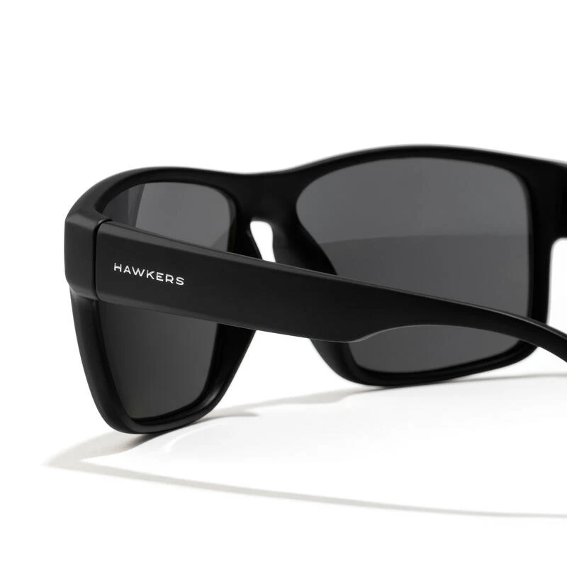 HAWKERS Gafas De Sol Para Hombres Y Mujeres FASTER Black Dark 4 HAWKERS Gafas De Sol Para Hombres Y Mujeres FASTER Black Dark - Imagen 4