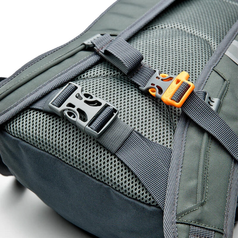 Mochila Trekking Y Senderismo Izas Novax L, Multibolsillos Capacidad 35 Litros 3 Mochila Trekking Y Senderismo Izas Novax L, Multibolsillos Capacidad 35 Litros - Imagen 3