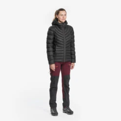 Plumífero De Montaña Y Trekking Con Capucha Mujer Forclaz MT500 -Ropa Montañismo Tienda plumifero de montaa y trekking con capucha mujer forclaz mt500 2