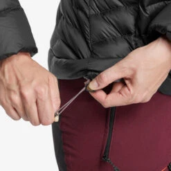 Plumífero De Montaña Y Trekking Con Capucha Mujer Forclaz MT500 -Ropa Montañismo Tienda plumifero de montaa y trekking con capucha mujer forclaz mt500 3